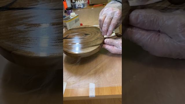 Финишная отделка маслом Osmo для разделочных досок. смотреть онлайн