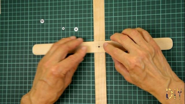 Простейший бумеранг из линеек \ the simplest boomerang Занятие #11 смотреть онлайн