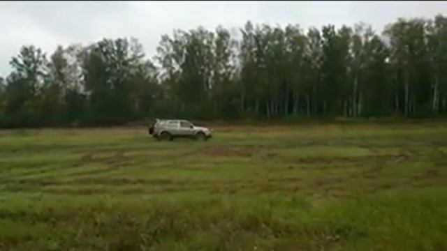 Покатушки на джипе по грязи