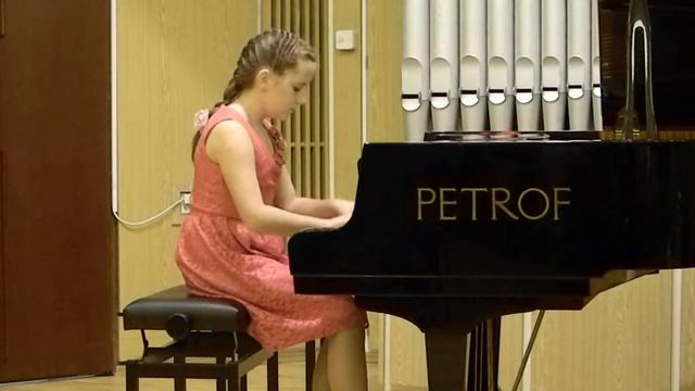 Eliška Růžičková, klavír - 10 let F. Chopin: Cantabile, R. Glier: Mazurka смотреть онлайн