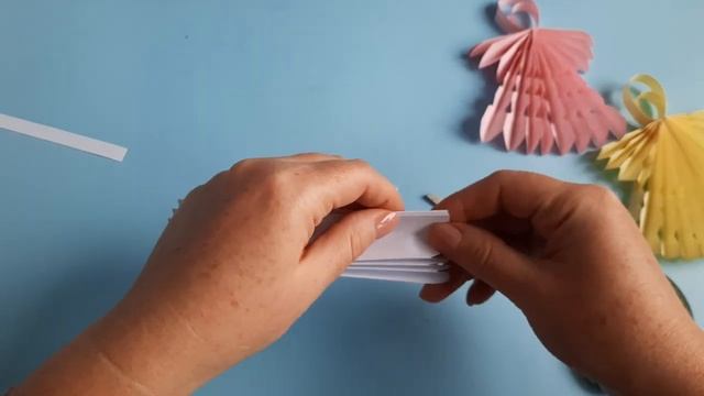 Ангелочек из бумаги / Как сделать ангелочка из бумаги / Новогодняя поделка/ Новогодний декор смотреть онлайн