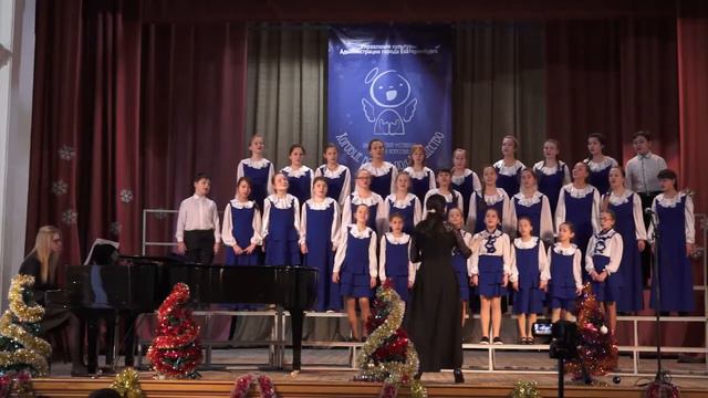 Хоровые встречи под Рождество 2017 (хор Радуга, рук. Погосян Н.М. - Лауреат) смотреть онлайн