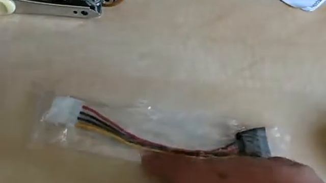 Кабель питания SATA смотреть онлайн
