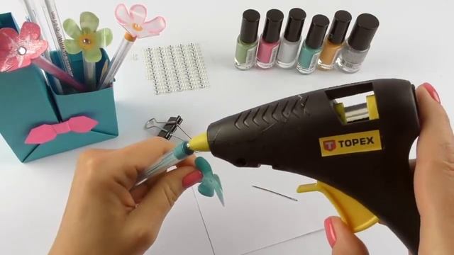 Loom Planet! DIY СНОВА В ШКОЛУ_ УКРАШАЕМ РУЧКИ - ЦВЕТОЧКИ _Канцелярия на бюджете своими руками смотреть онлайн