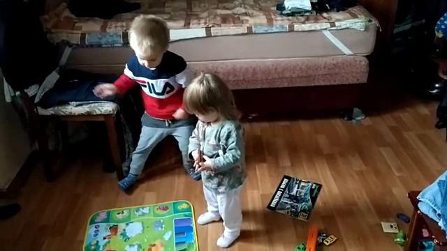 музыкальный коврик, танцуем 😊 смотреть онлайн