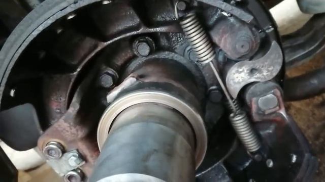Разборка, диагностика ступиц и бортовых на MAN F19! смотреть онлайн