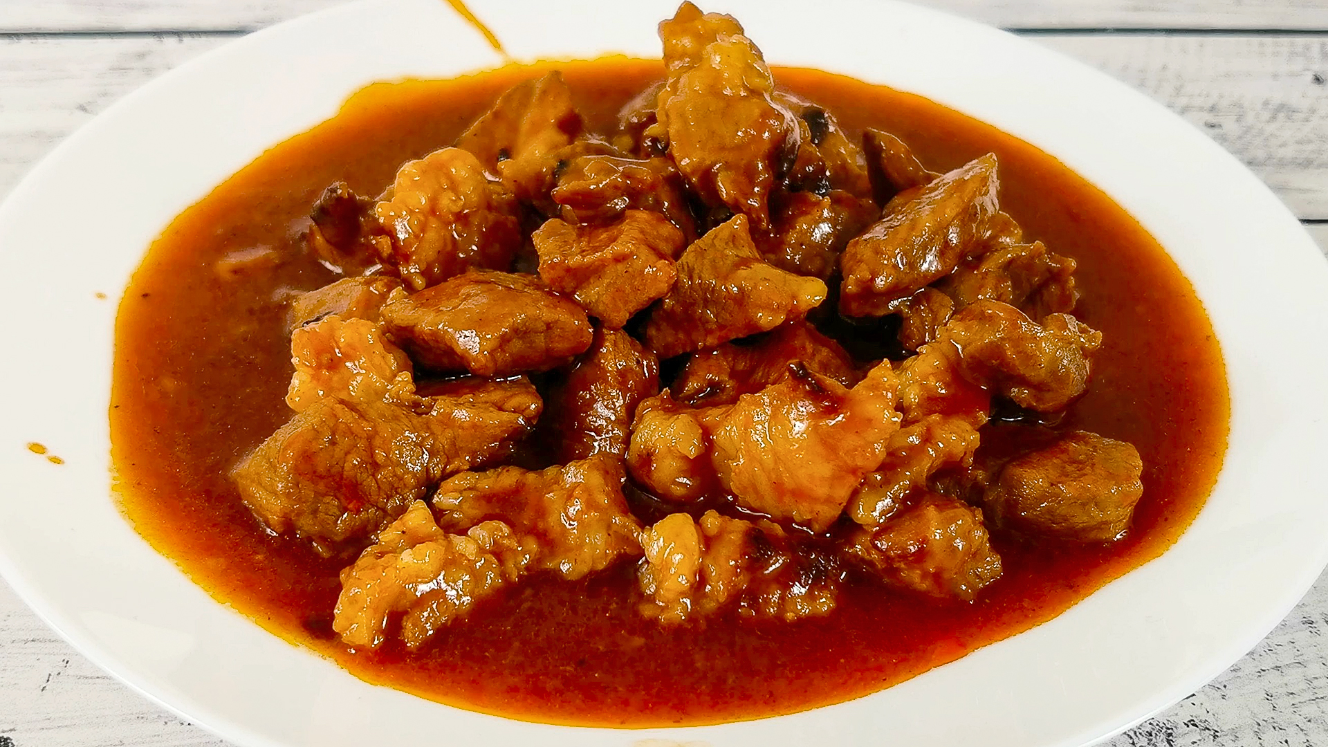 Простой рецепт вкусного гуляша с подливкой смотреть онлайн