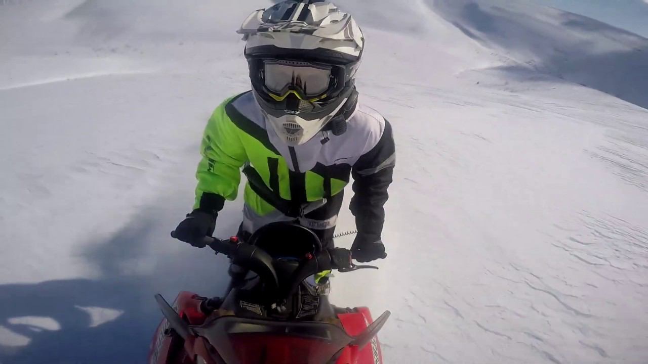 Хибины2019! ВДВОЁМ на одном снегоходе Polaris SWITCHBACK 900 в ГОРЫ! Безумие??? смотреть онлайн