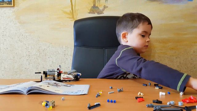 Сборка ЛЕГО Техник 42057 Сверхлегкий вертолет. Lego Technic 42057 смотреть онлайн