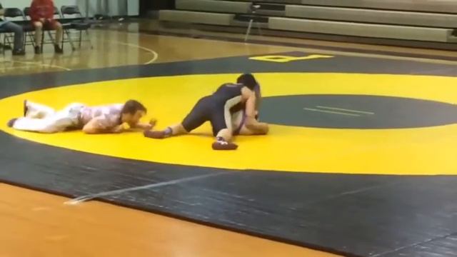 Olivia Rondeau (160 lbs) vs guy from WHS (182 lbs) смотреть онлайн