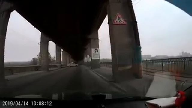 Лихач забыл выключить утюг !!! смотреть онлайн
