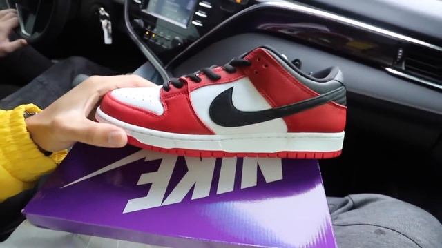 Camping For Nike SB Dunk Low Chicago J Pack In The Rain смотреть онлайн