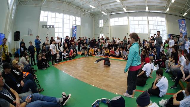 отбор Глеб vs Марк vs Илья vs Klubnichka - брейкданс чемпионат г.Королев смотреть онлайн