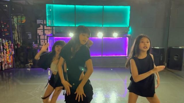 BLACKPINK - 'SHUT DOWN' DANCE COVER [The Little BlackPink] смотреть онлайн