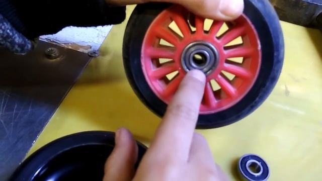 замена колёс на самокате смотреть онлайн