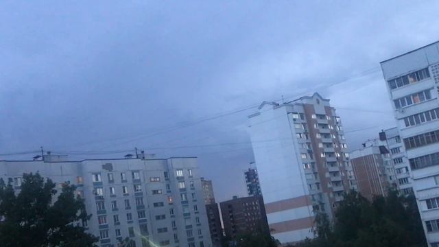 Гроза 11 июля 2022,молнии разрезают вечернее небо. смотреть онлайн