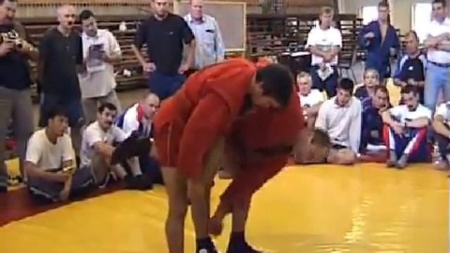 #Самбо .5 Рычаг колена со стойки смотреть онлайн