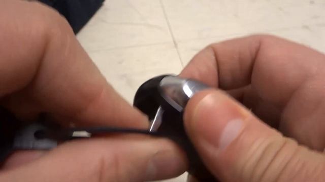 How To Remove Emergency Key From Volkswagen Touareg Key Fob-Tutorial смотреть онлайн