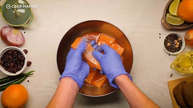 Лосось с лимоном — классический рецепт, но с апельсинами получается ещё вкуснее! смотреть онлайн