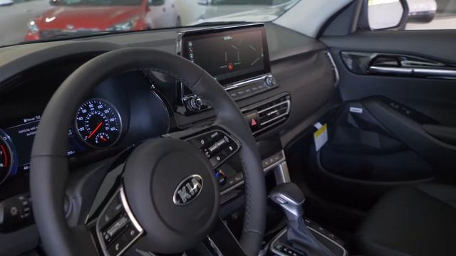 2021 Kia Seltos vs. Subaru Crosstrek смотреть онлайн