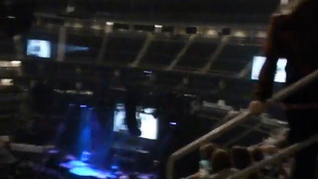 justin bieberrrrr..12.13.10 pittsburgh pa!! before the concert starteeddd:P смотреть онлайн