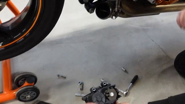 2020 KTM Super Duke 1290 R Austin Racing RS2 Unboxing Install and Sound.