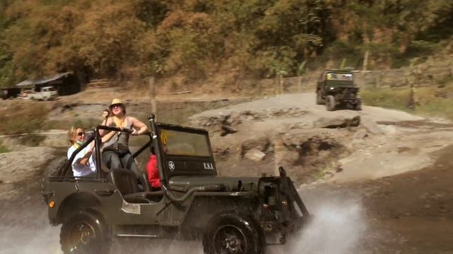 Anne explores Wonderful Indonesia - Yogjakarta Part 2 -Mount Merapi and Pindul Caves смотреть онлайн
