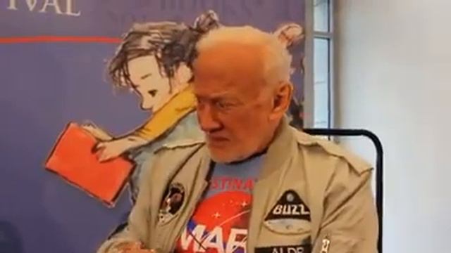Buzz Aldrin ADMITS Moon Landing NEVER HAPPENED! смотреть онлайн