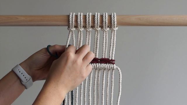 DIY Macrame for Beginners/Macraweave Tutorial: Soumak Weave! смотреть онлайн