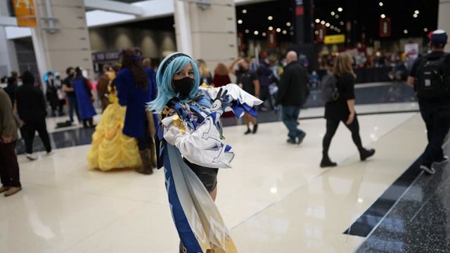Genshin Impact Eula cosplay - C2E2 2021 - Zerofour Studios смотреть онлайн