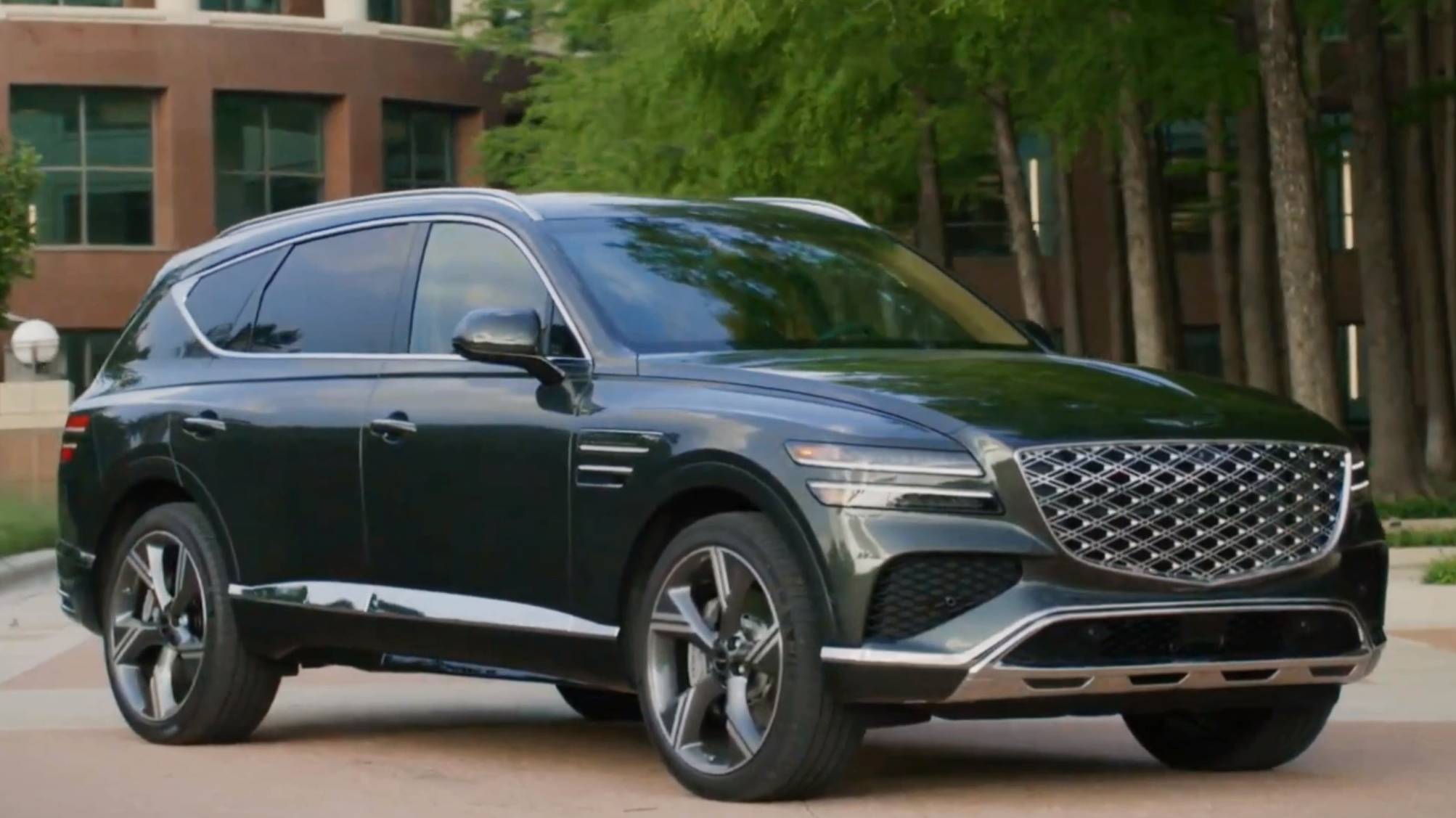 "Genesis GV80 2025": Обзор экстерьера и интерьера премиального корейского кроссовера смотреть онлайн