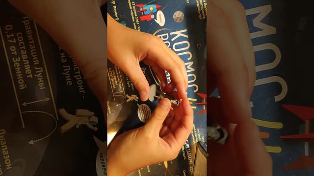Распаковка дополнения Охотник к настольной игре Зомби в доме. Заражение смотреть онлайн