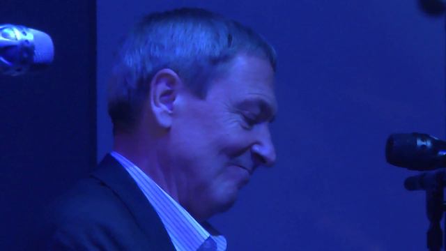 (2) ЦДХ, 21.12.16, Олег Митяев (в кадре играет Л.Марголин) смотреть онлайн