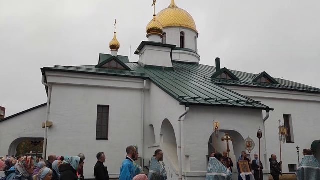 Крестный ход на Покров Пресвятой Богородицы. Свято-Троицкий приход г. Колпино смотреть онлайн
