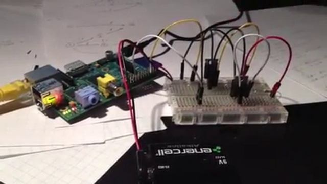 Demo use of Raspberry Pi GPIO as a digital switch смотреть онлайн