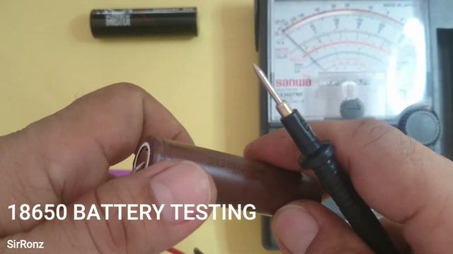 Testing Batteries With an Analog Multimeter - 18650 BATTERY TESTING смотреть онлайн