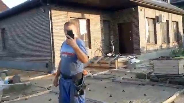 Подготовка под заливку отмостки и бетонной площадки.