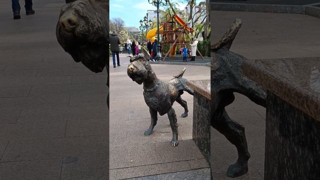 Писающий мальчик)