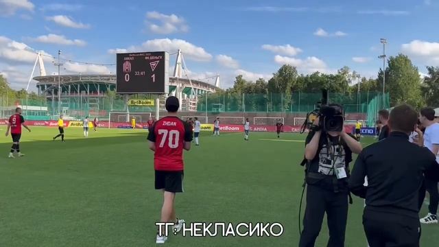 ДЕНЬГИ ВЕДУТ В ИГРЕ С АМКАЛОМ И ПОЛУЧАЮТ ЖЕЛТУЮ КАРТОЧКУ! смотреть онлайн