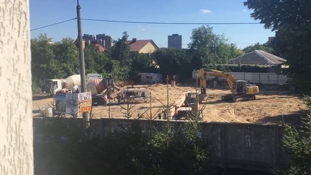 Незаконная стройка, Толбухина 43а, Кран смотреть онлайн