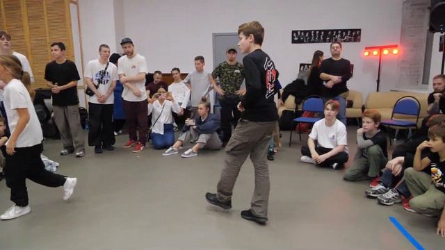 отбор 1x1 до 13 лет bgirl Sonic vs Илья - "ALL OPTION" break dance battle смотреть онлайн
