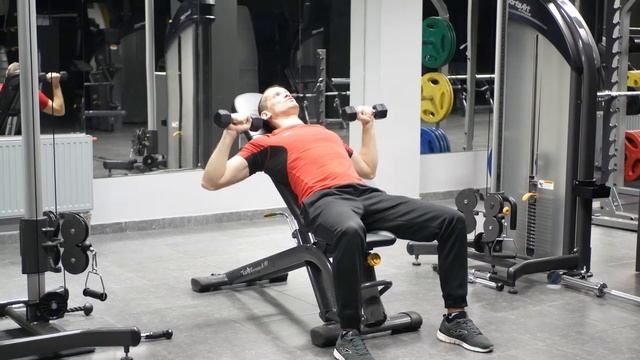 Жим гантелей лежа угол 45 смотреть онлайн