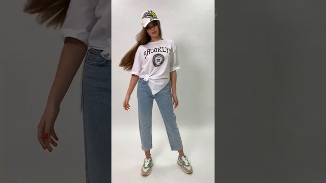 Футболка Brooklyn белая смотреть онлайн