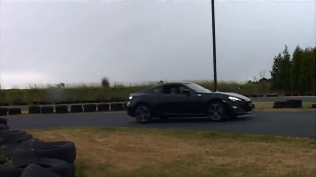 Toyota GT86 Australia track review GT-86.mp4 смотреть онлайн