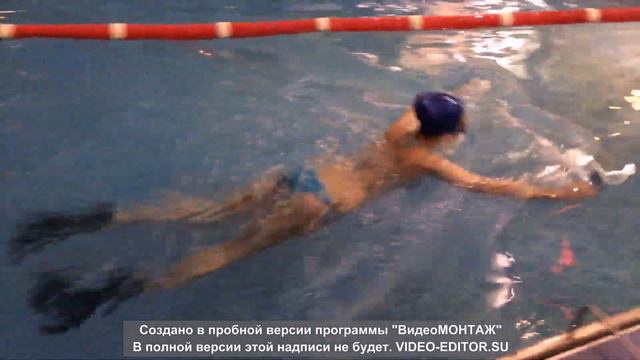 девушка в бассейне смотреть онлайн
