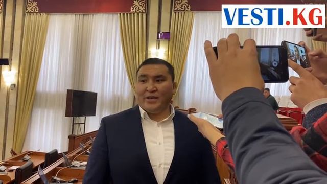 Депутата Дуйшона Торокулова вчера вечером освободили из-под стражи смотреть онлайн