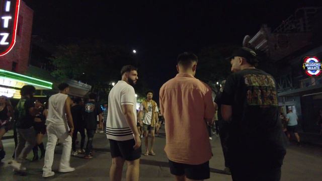 6th Street and Rainey Street - Downtown Austin, Texas | Walking Tour Travel Vlog смотреть онлайн