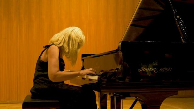 [Rita Kinka] Haydn : Piano sonata No.47 Hob.XVI:32 Op.14-6 [Shigeru Kawai SK-EX] смотреть онлайн