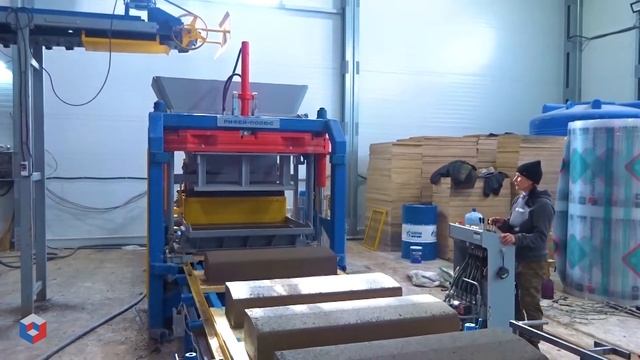 Работа вибропресса Рифей-Полюс с бетонным заводом Рифей-Бетон-25 смотреть онлайн