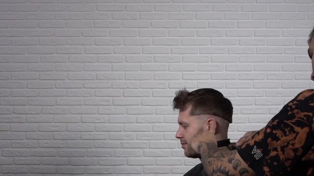 Тизер Онлайн обучения Стрижка "КВИФФ" с фэйдом - от Тони Селезнева смотреть онлайн